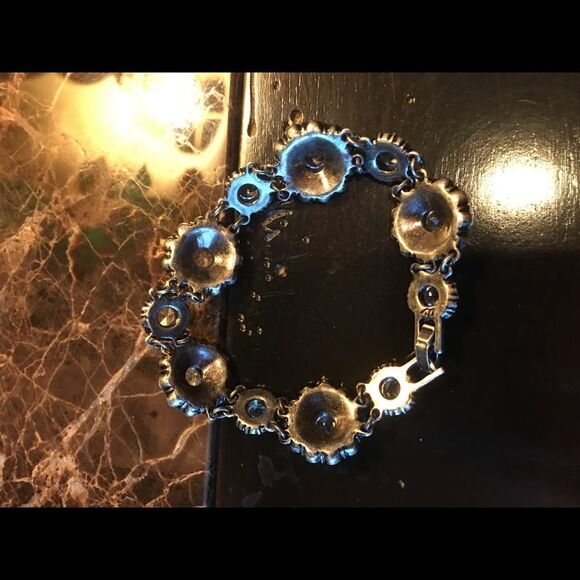 QUALITY CRYSTAL & Metal Jeweled Bracelet - Picture 3 of 8